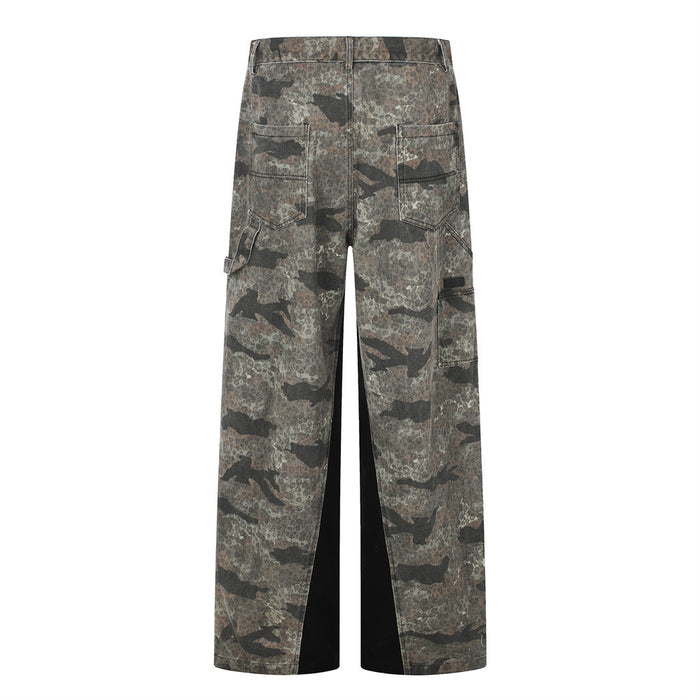 Back view of wide-leg camouflage pants with rear pockets and side cargo pockets