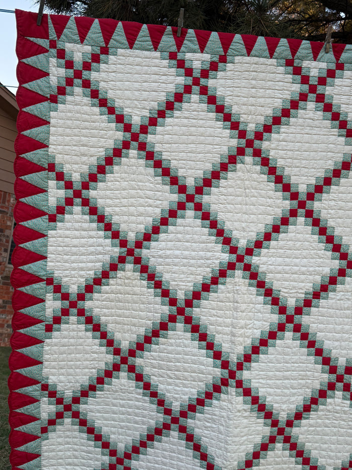 Double Irish Quilt with Cone Border