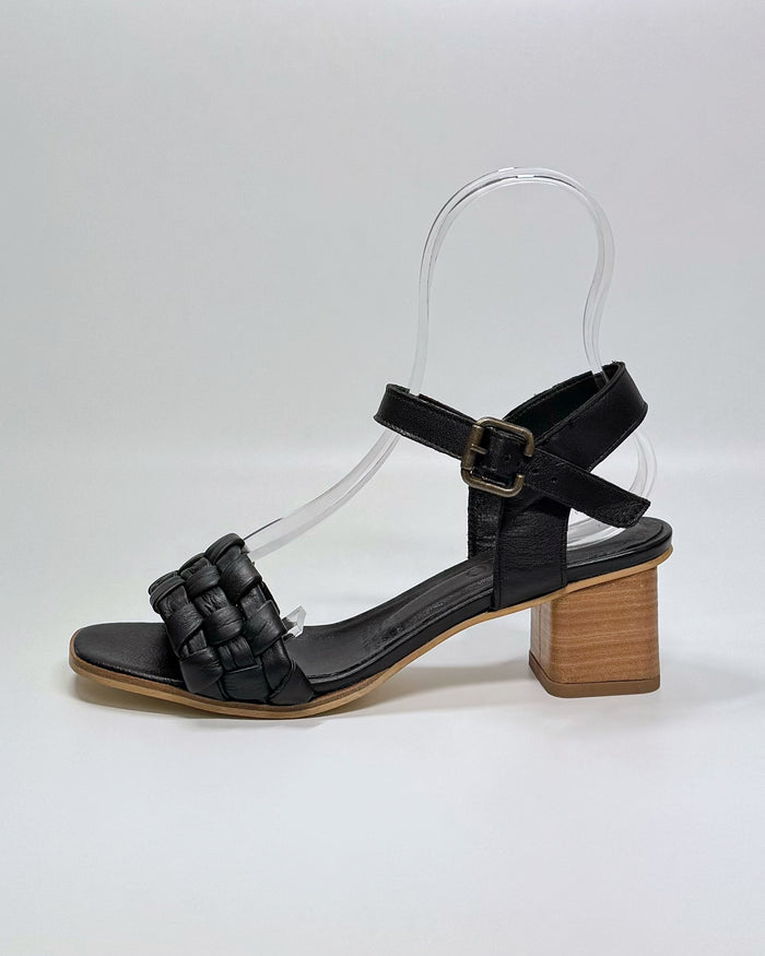Jannie (Black)