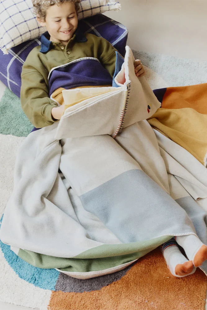 KNITTED BLANKET COLOR COMPOSITION - Rugs by Roo