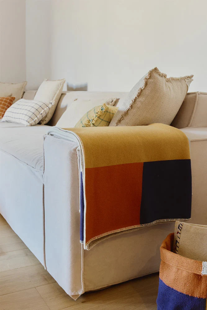 KNITTED BLANKET COLOR COMPOSITION - Rugs by Roo