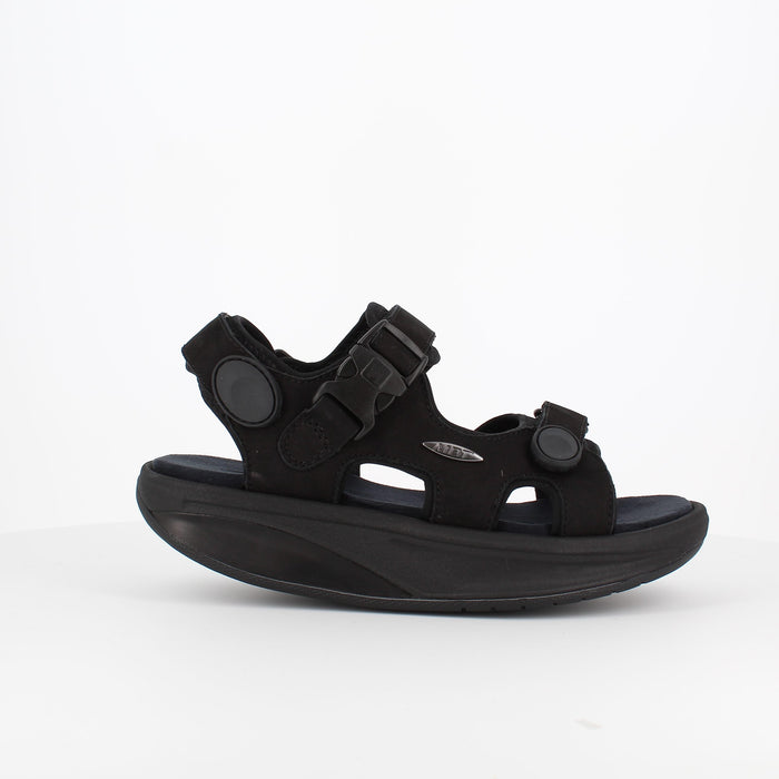 MBT Kisumu 3 S sandal i svart – den klassiska MBT-sandalen