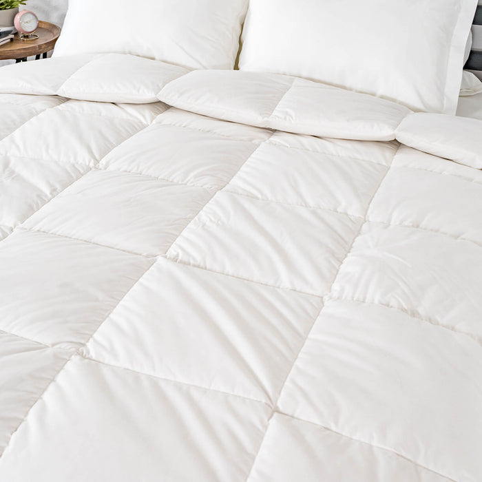 Medium Warmth Premier Down Comforter - Ameridown