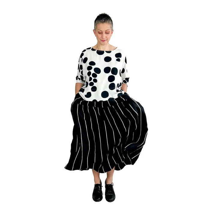 Rea Top Sewing Pattern - Dhurata Davies - Simplifi Fabric