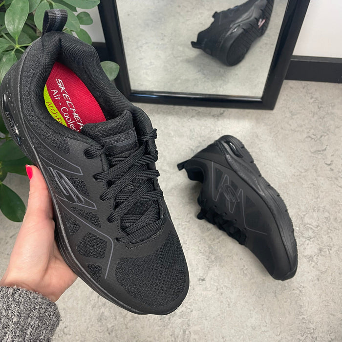 Skechers Work-sko i svart med svankstöd